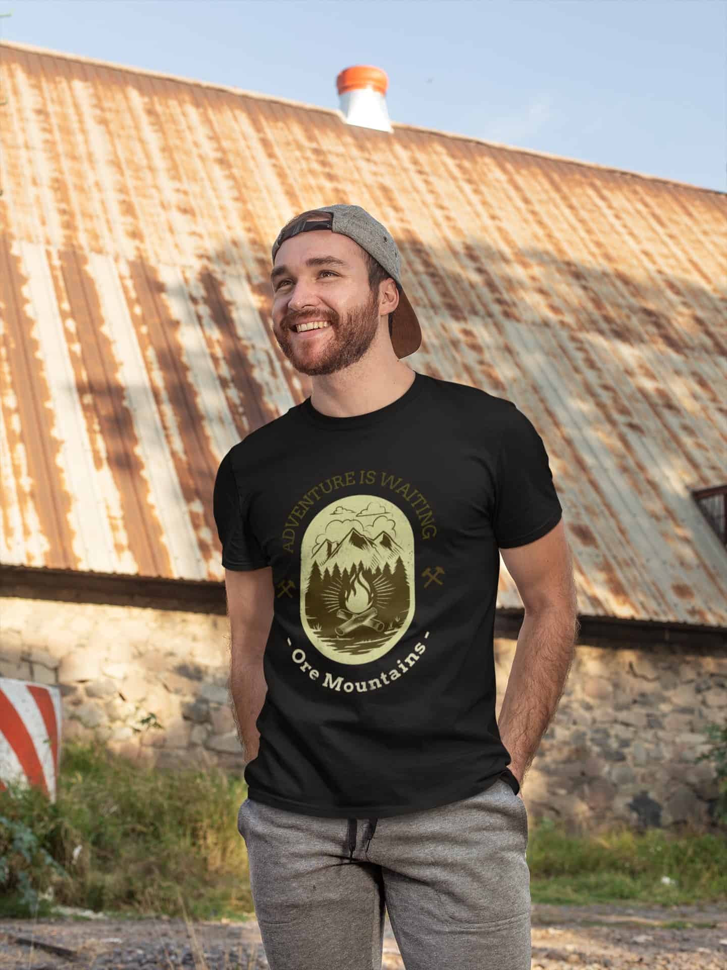 Unisex - Bio-Baumwoll-T-Shirt - Adventure is waiting - Ore Mountains - Haamitstuff