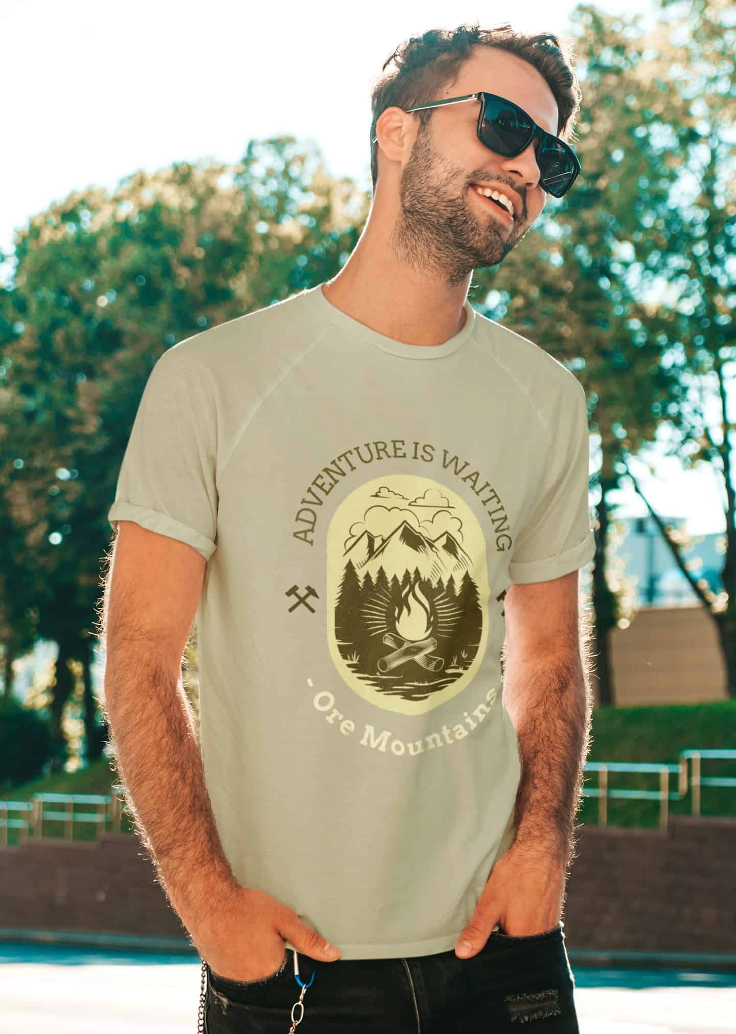 Unisex - Bio-Baumwoll-T-Shirt - Adventure is waiting - Ore Mountains - Haamitstuff