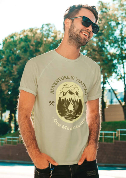 Unisex - Bio-Baumwoll-T-Shirt - Adventure is waiting - Ore Mountains - Haamitstuff